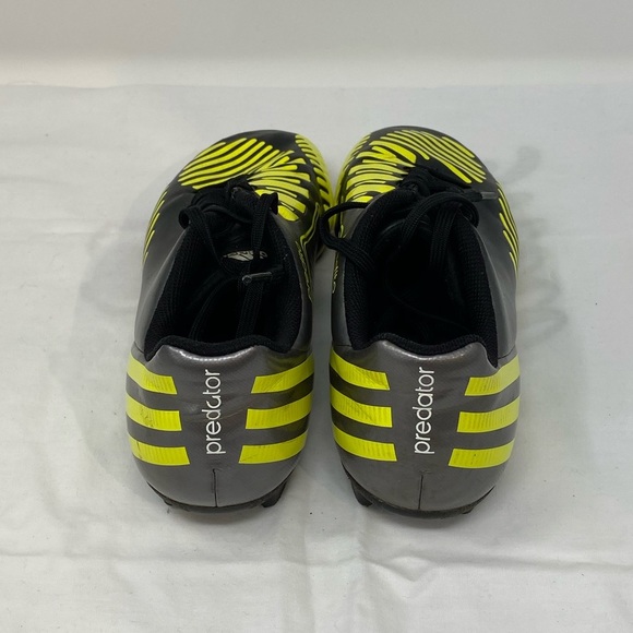 EUC**ADIDAS**Predator**Cleats US 4 - Picture 3 of 5